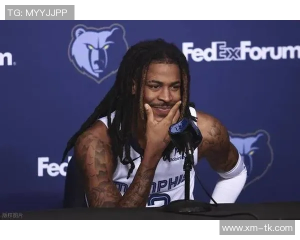 足球明星纷纷模仿莫兰特的精彩瞬间引发热议与关注